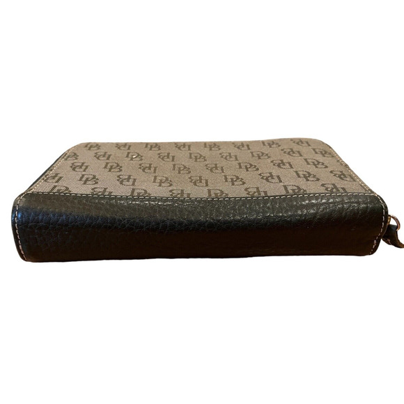 Dooney and Bourke Monogram Canvas Leather Olive Green Wallet Clutch w/ zipper - Picture 7 of 9